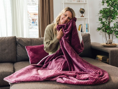 KOC I PODUSZKA WARM HUG LILAK OMBRE