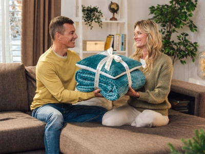 KOC I PODUSZKA WARM HUG TURKUSOWY OMBRE